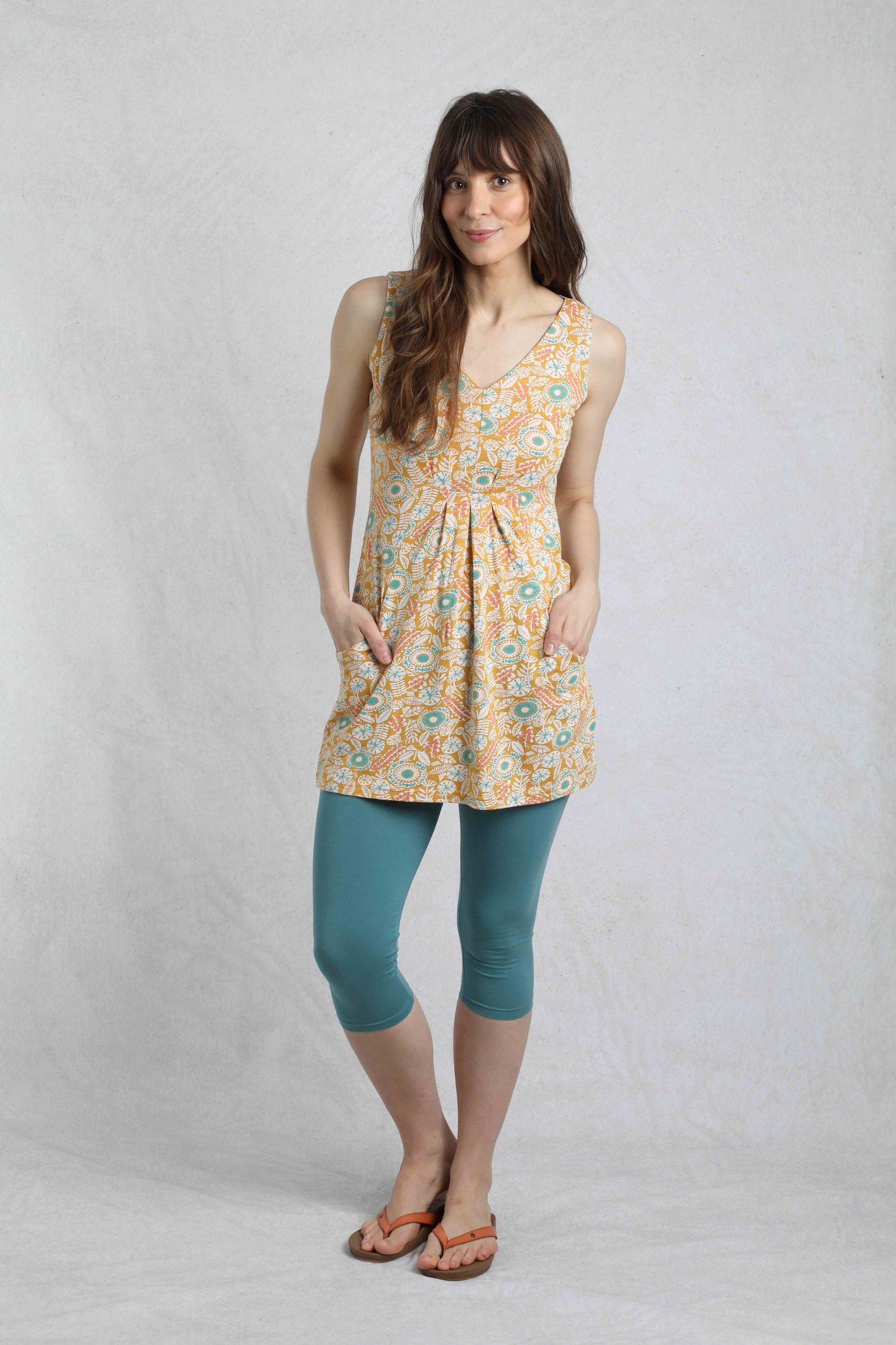 Weird Fish Blondie Cropped Leggings - Picture 10 of 12