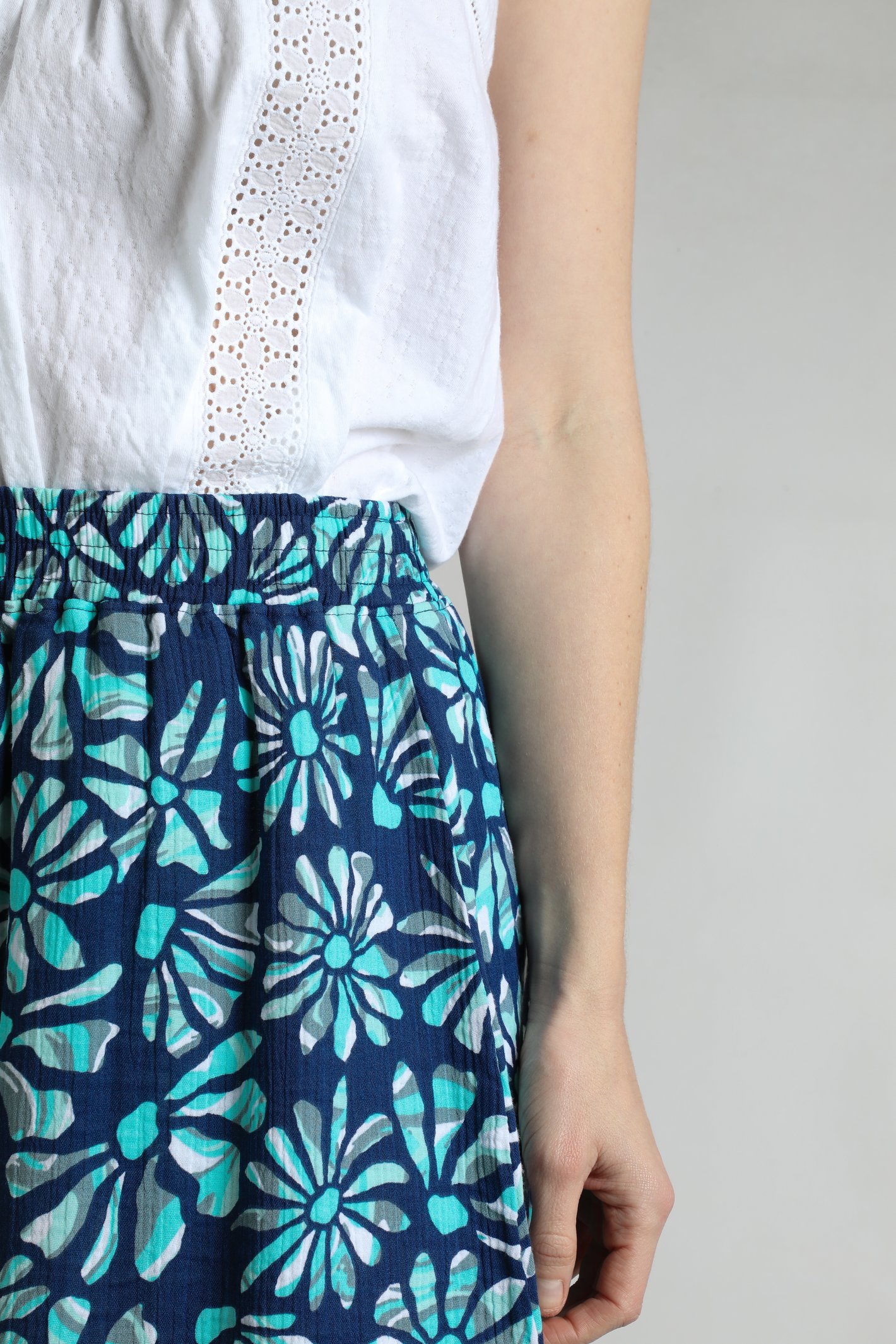 Weird Fish Harini Organic Cotton Double Cloth Printed Midi Skirt - Picture 12 of 14