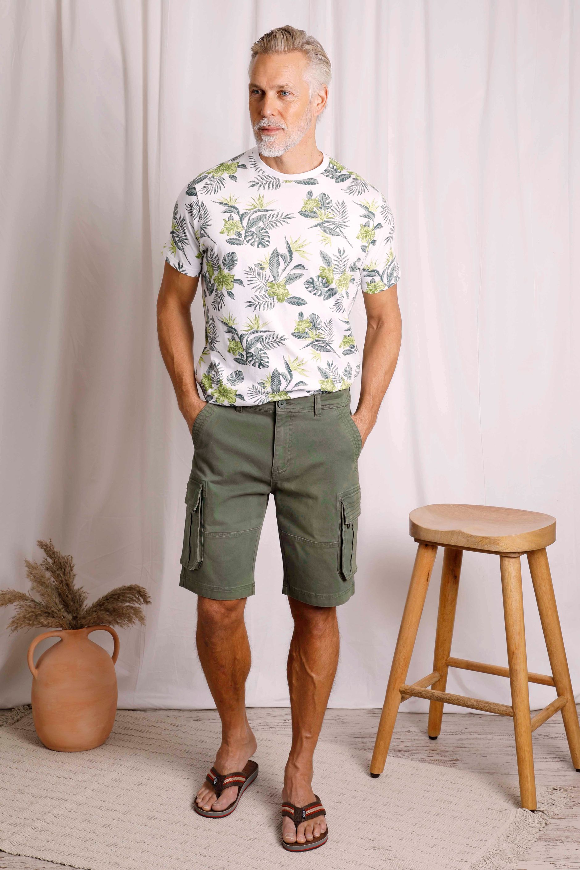 Rigney Cargo Shorts Dark Olive | Weird Fish