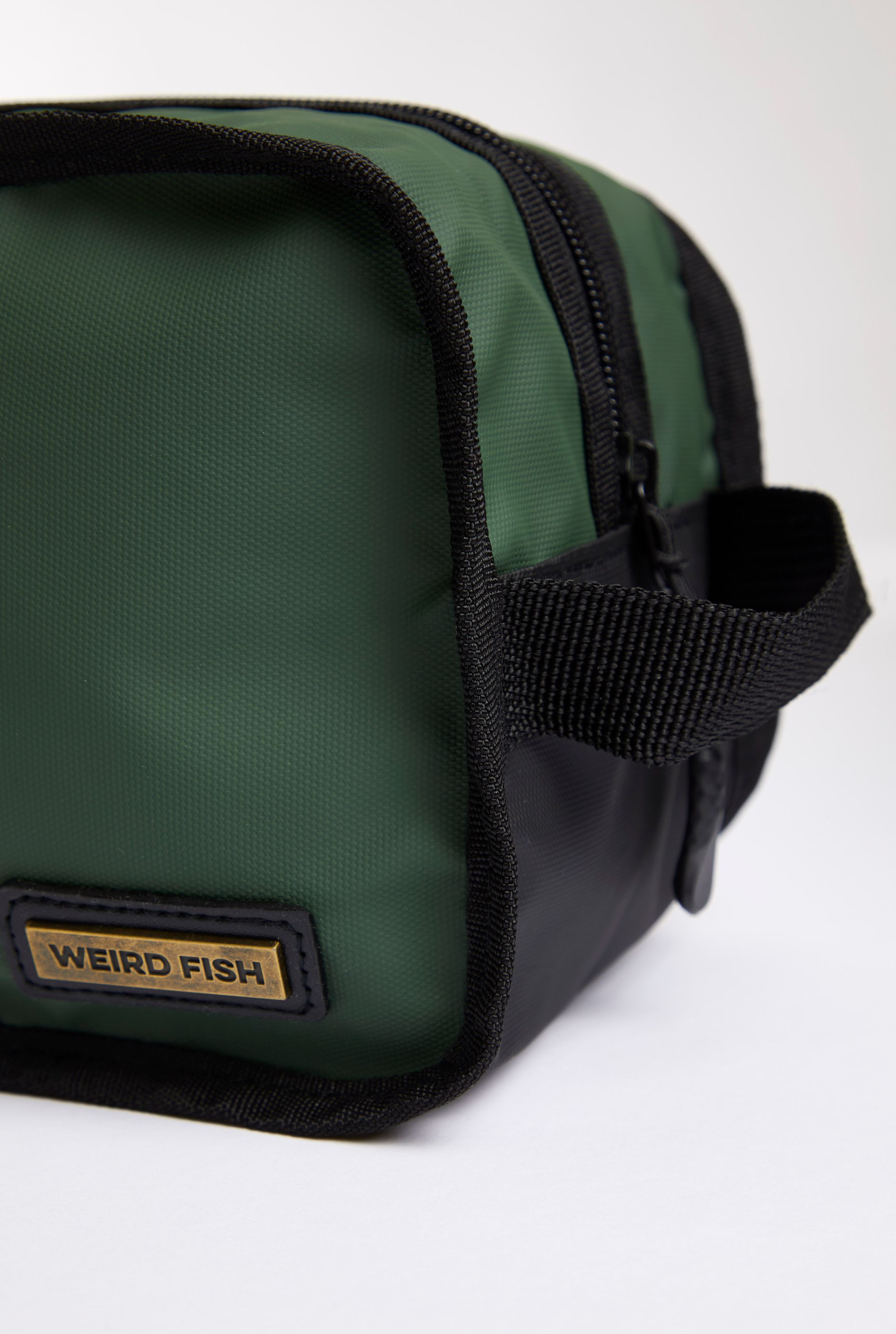 Sandford Wash Bag Dark Olive Weird Fish