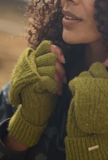 Cassell Sparkle Fingerless Gloves Woodbine