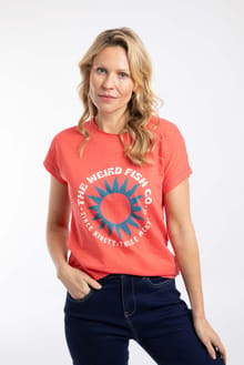 Sun Rays Front Print Graphic T-Shirt Dark Coral