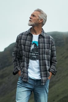 Mountain Top Front Print Graphic T-Shirt Dusty White