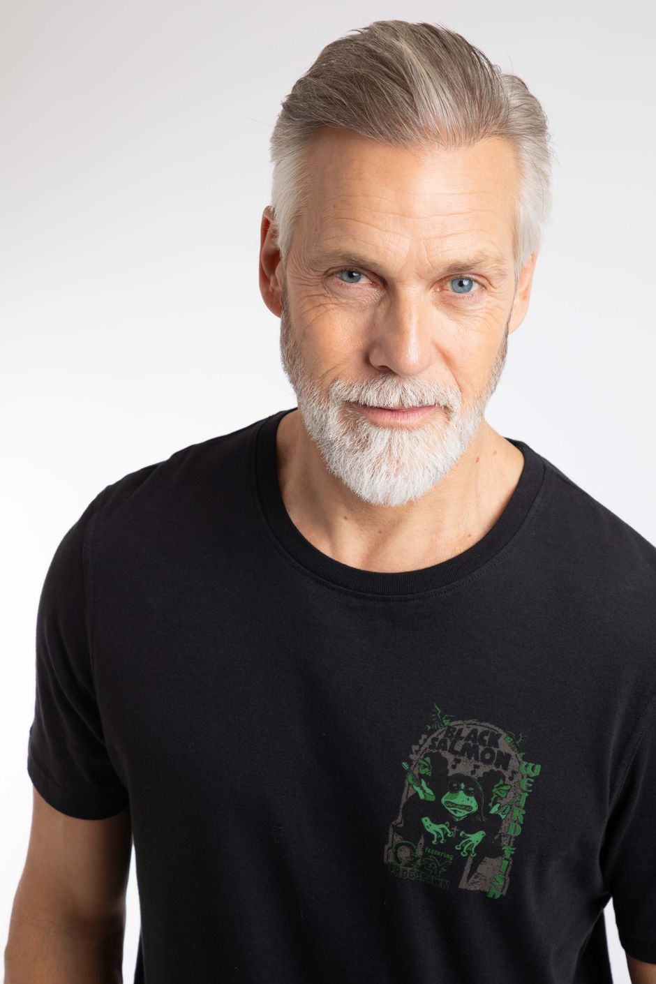 Black Salmon Back Print Artist T-Shirt Black