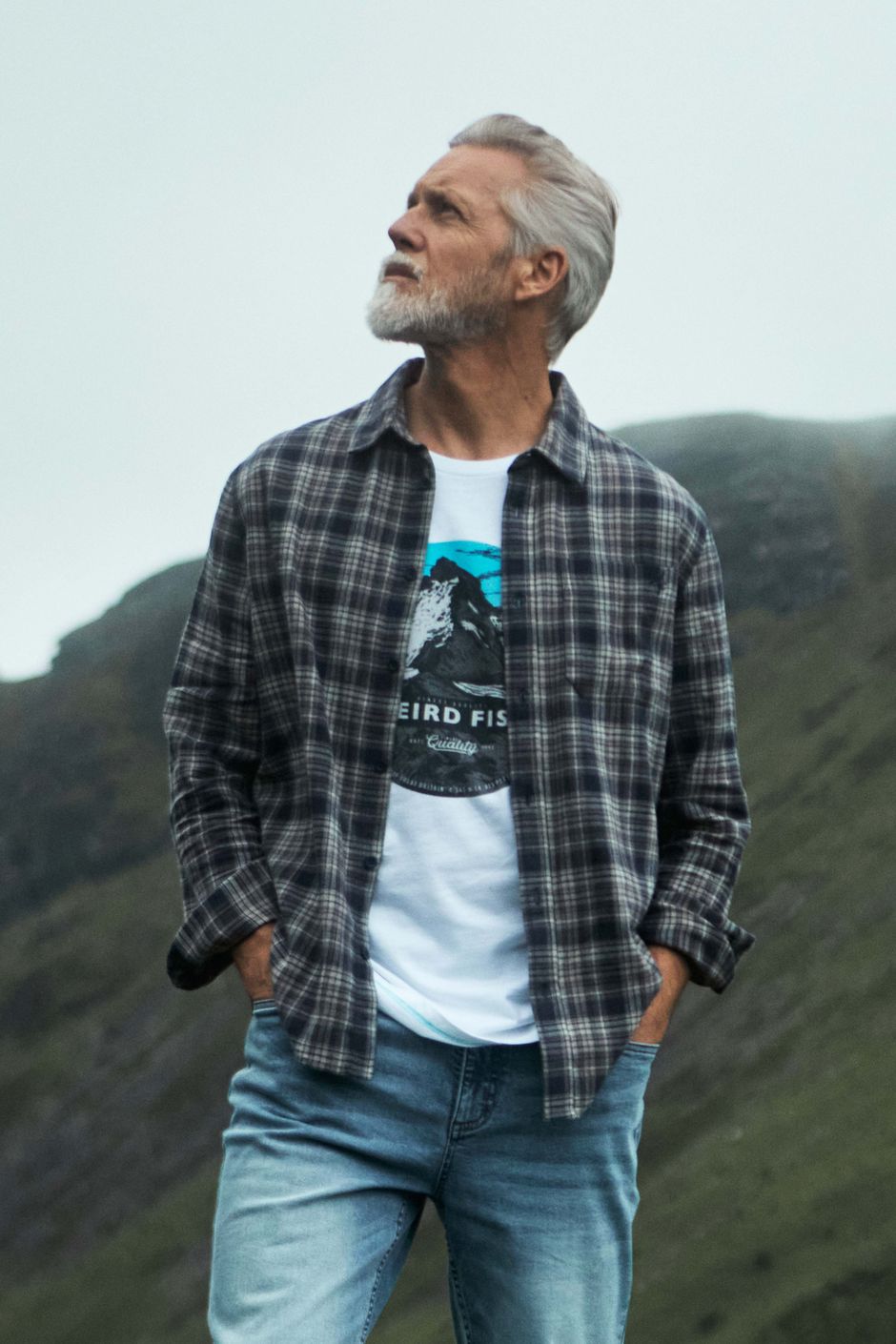 Mountain Top Front Print Graphic T-Shirt Dusty White