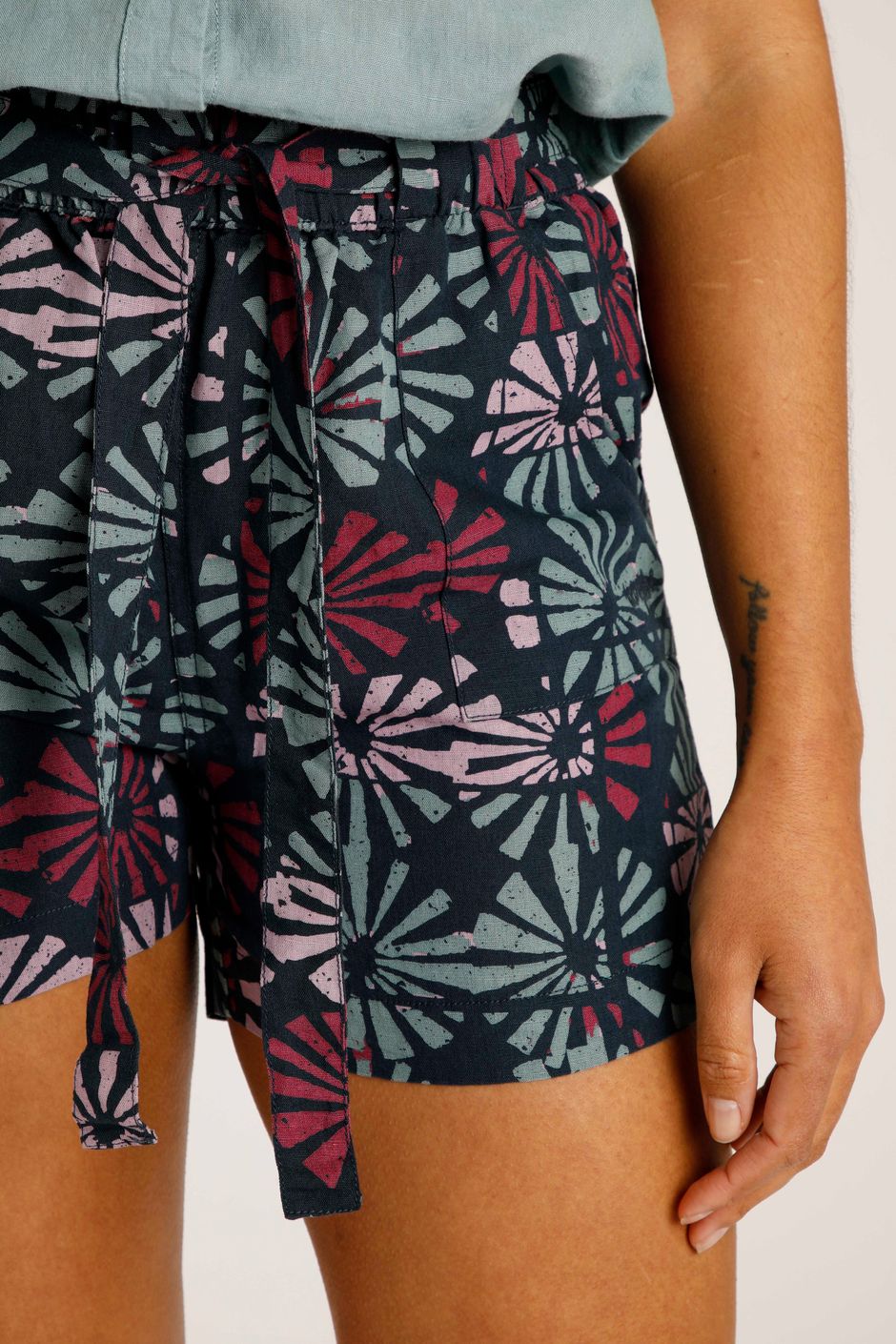 Saina Linen Shorts Navy Blue Weird Fish